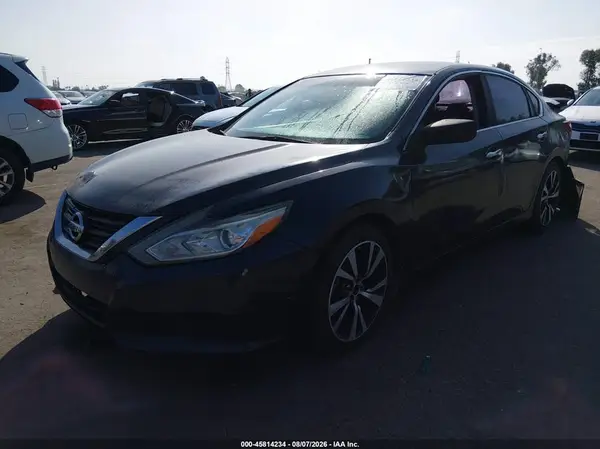 1N4AL3AP5JC159143 2018 NISSAN ALTIMA - Image 2