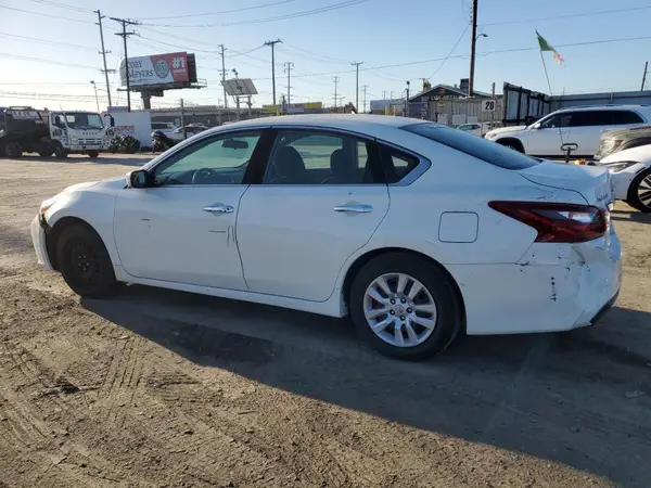 1N4AL3AP5JC159384 2018 NISSAN ALTIMA - Image 2