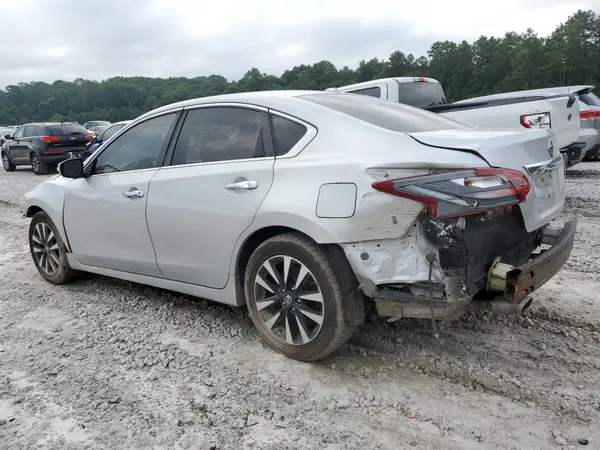 1N4AL3AP5JC176668 2018 NISSAN ALTIMA - Image 2