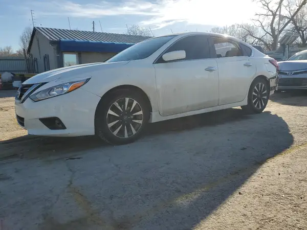 1N4AL3AP5JC176685 2018 NISSAN ALTIMA - Image 1