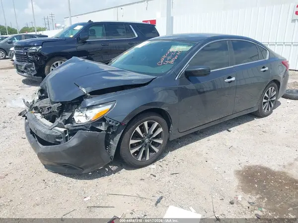 1N4AL3AP5JC177979 2018 NISSAN ALTIMA - Image 2