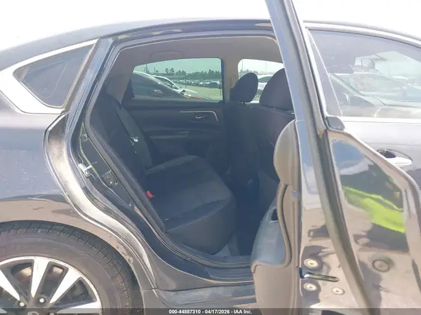1N4AL3AP5JC177979 2018 NISSAN ALTIMA - Image 8
