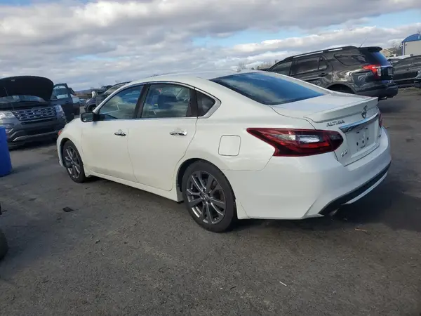 1N4AL3AP5JC180736 2018 NISSAN ALTIMA - Image 2