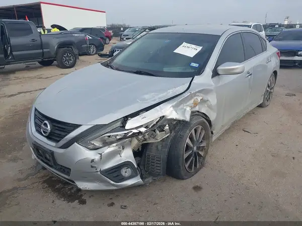 1N4AL3AP5JC181465 2018 NISSAN ALTIMA - Image 2