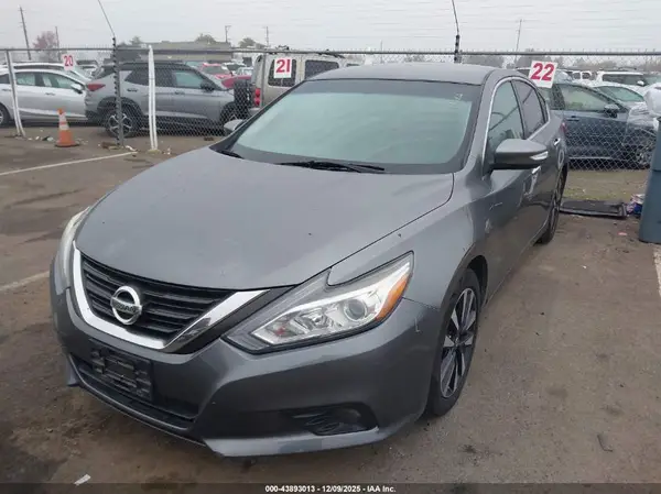 1N4AL3AP5JC181661 2018 NISSAN ALTIMA - Image 2