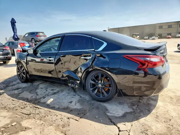 1N4AL3AP5JC182163 2018 NISSAN ALTIMA - Image 2