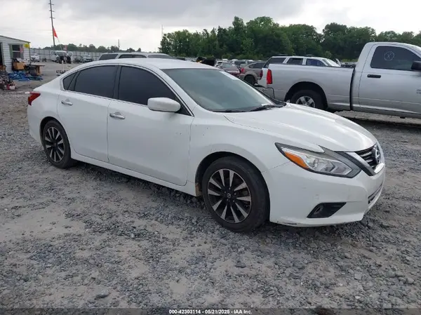 1N4AL3AP5JC186746 2018 NISSAN ALTIMA - Image 1
