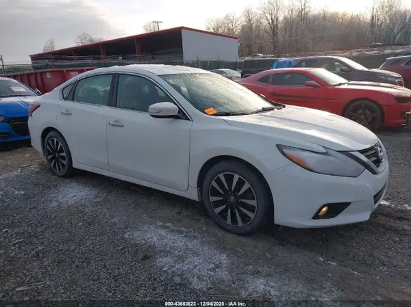 1N4AL3AP5JC192840 2018 NISSAN ALTIMA - Image 1
