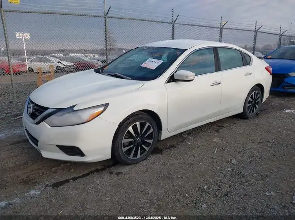 1N4AL3AP5JC192840 2018 NISSAN ALTIMA - Image 2