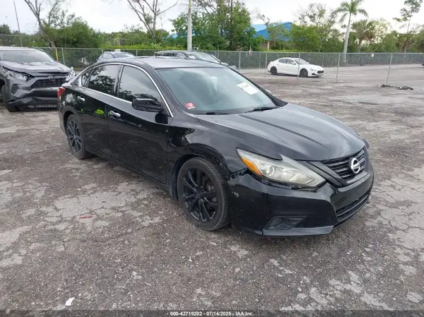 1N4AL3AP5JC198654 2018 NISSAN ALTIMA - Image 1