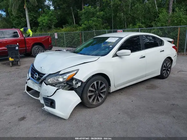 1N4AL3AP5JC201777 2018 NISSAN ALTIMA - Image 2