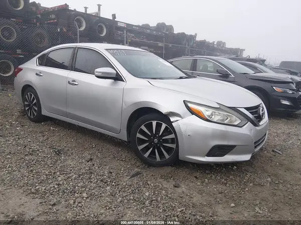 1N4AL3AP5JC205165 2018 NISSAN ALTIMA - Image 1