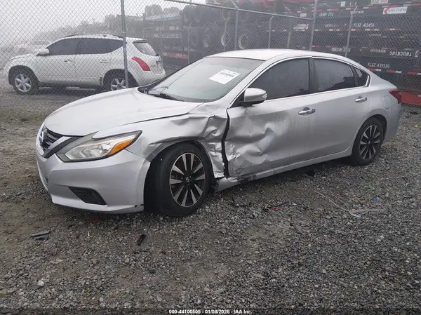 1N4AL3AP5JC205165 2018 NISSAN ALTIMA - Image 2