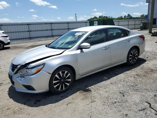 1N4AL3AP5JC205490 2018 NISSAN ALTIMA - Image 1