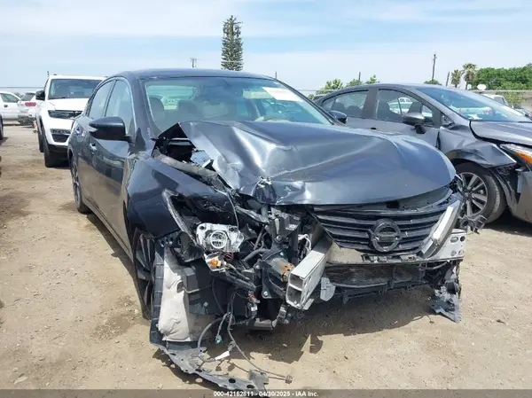 1N4AL3AP5JC207529 2018 NISSAN ALTIMA - Image 1