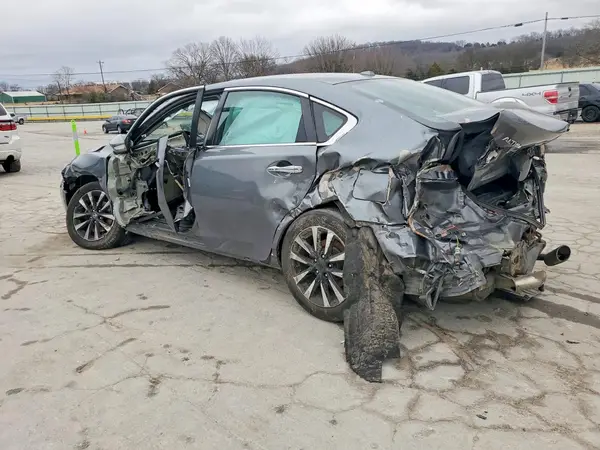 1N4AL3AP5JC210186 2018 NISSAN ALTIMA - Image 2
