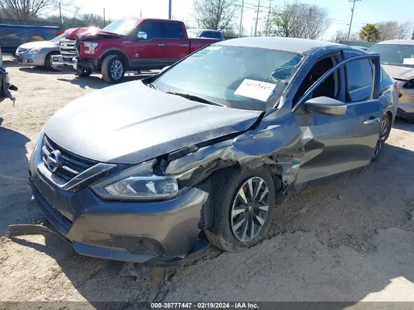 1N4AL3AP5JC210429 2018 NISSAN ALTIMA - Image 2