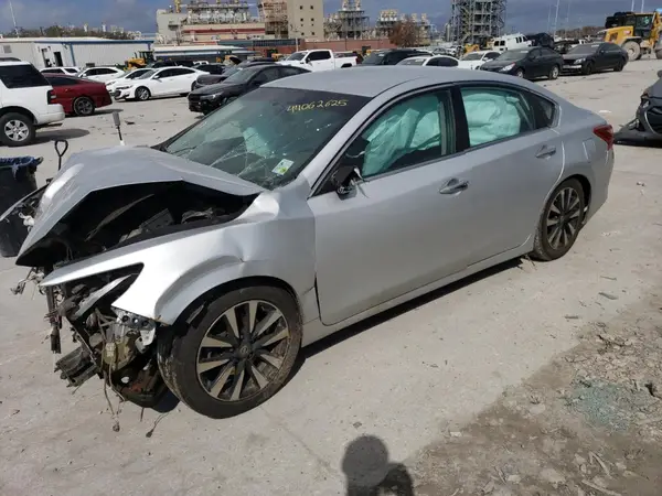 1N4AL3AP5JC210852 2018 NISSAN ALTIMA - Image 1