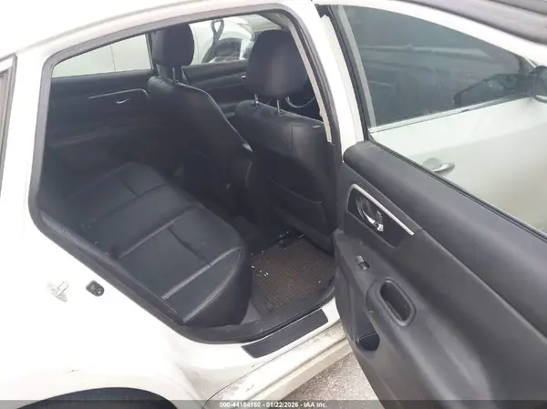 1N4AL3AP5JC215176 2018 NISSAN ALTIMA - Image 8