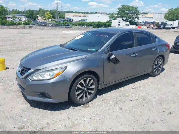 1N4AL3AP5JC215470 2018 NISSAN ALTIMA - Image 2