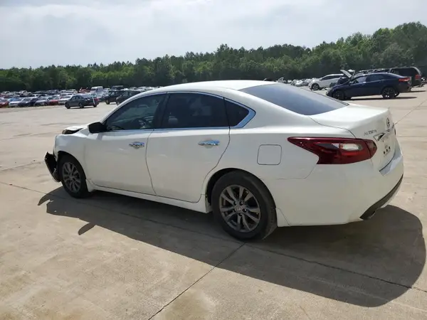 1N4AL3AP5JC218773 2018 NISSAN ALTIMA - Image 2