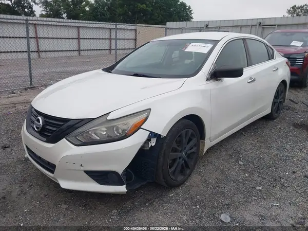 1N4AL3AP5JC218885 2018 NISSAN ALTIMA - Image 2