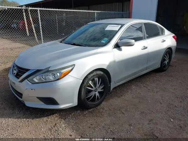 1N4AL3AP5JC218997 2018 NISSAN ALTIMA - Image 2