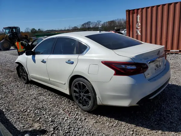 1N4AL3AP5JC225657 2018 NISSAN ALTIMA - Image 2