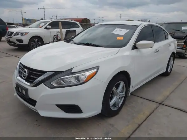 1N4AL3AP5JC233709 2018 NISSAN ALTIMA - Image 2