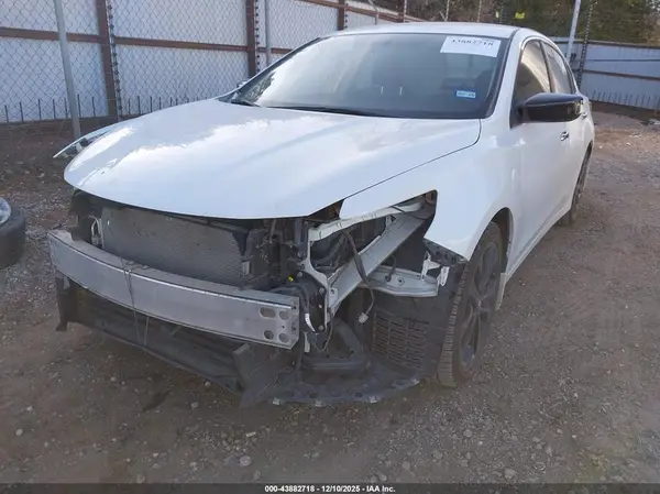 1N4AL3AP5JC235105 2018 NISSAN ALTIMA - Image 2