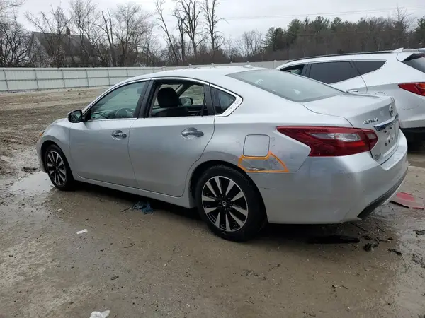 1N4AL3AP5JC239770 2018 NISSAN ALTIMA - Image 2