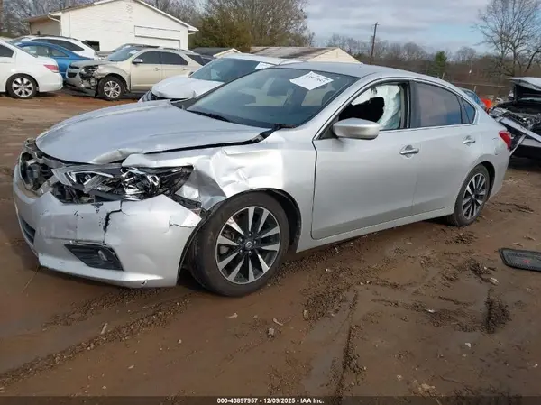 1N4AL3AP5JC243639 2018 NISSAN ALTIMA - Image 2
