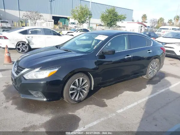 1N4AL3AP5JC243821 2018 NISSAN ALTIMA - Image 2