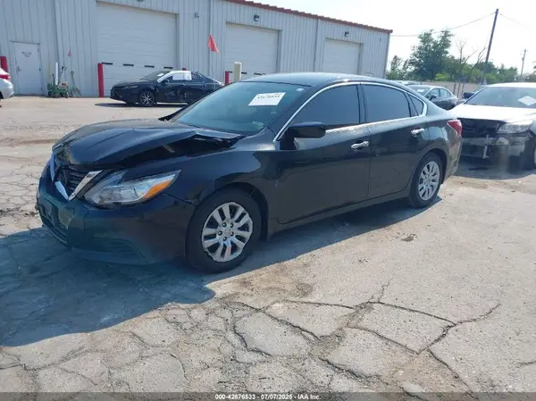 1N4AL3AP5JC245777 2018 NISSAN ALTIMA - Image 2