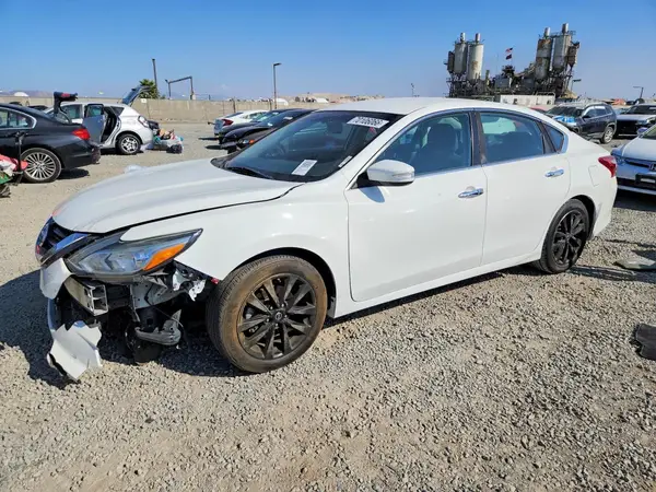 1N4AL3AP5JC246959 2018 NISSAN ALTIMA - Image 1