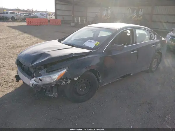 1N4AL3AP5JC247657 2018 NISSAN ALTIMA - Image 2
