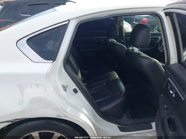 1N4AL3AP5JC248713 2018 NISSAN ALTIMA - Image 8