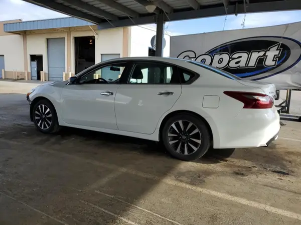1N4AL3AP5JC252664 2018 NISSAN ALTIMA - Image 2