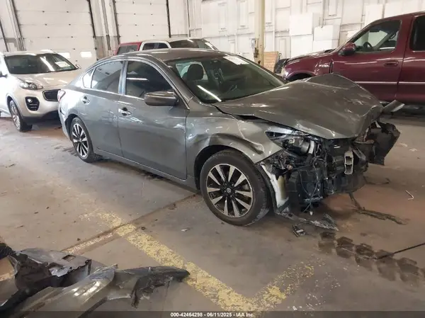 1N4AL3AP5JC255256 2018 NISSAN ALTIMA - Image 1