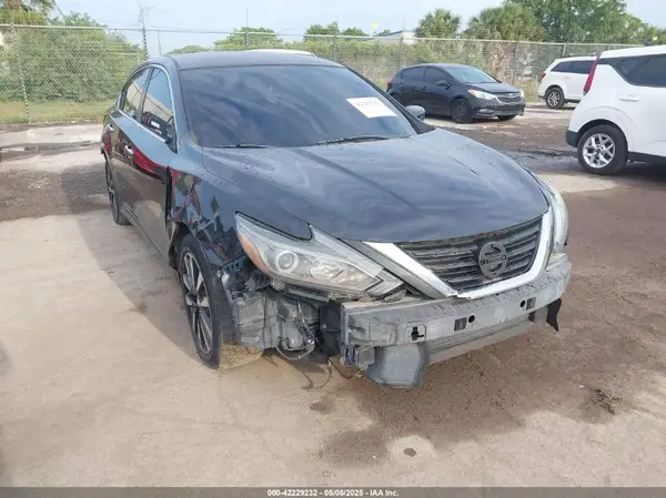 1N4AL3AP5JC255662 2018 NISSAN ALTIMA - Image 1