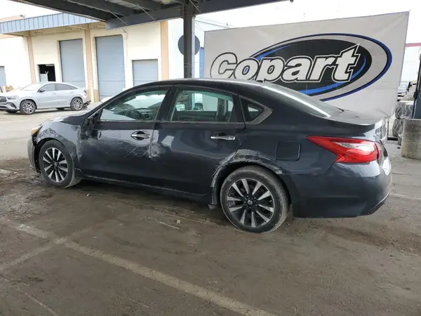 1N4AL3AP5JC256228 2018 NISSAN ALTIMA - Image 2