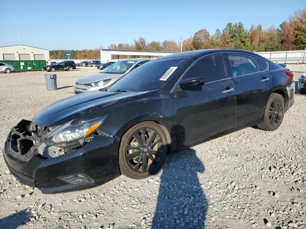 1N4AL3AP5JC257539 2018 NISSAN ALTIMA - Image 1