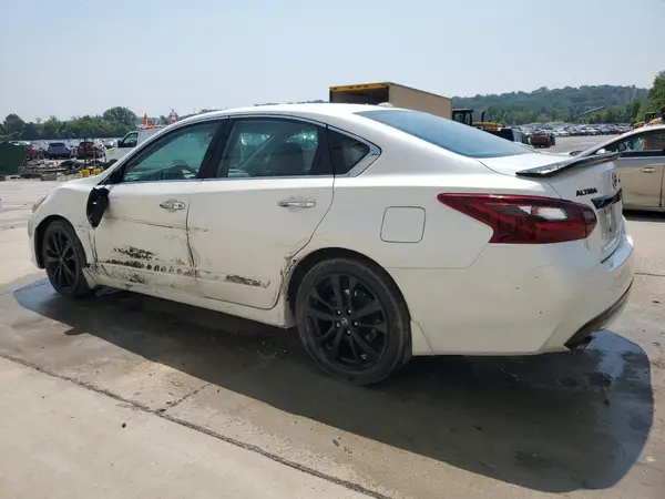 1N4AL3AP5JC258402 2018 NISSAN ALTIMA - Image 2