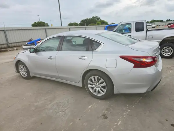 1N4AL3AP5JC258433 2018 NISSAN ALTIMA - Image 2