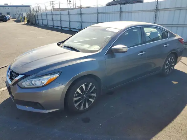 1N4AL3AP5JC261445 2018 NISSAN ALTIMA - Image 1
