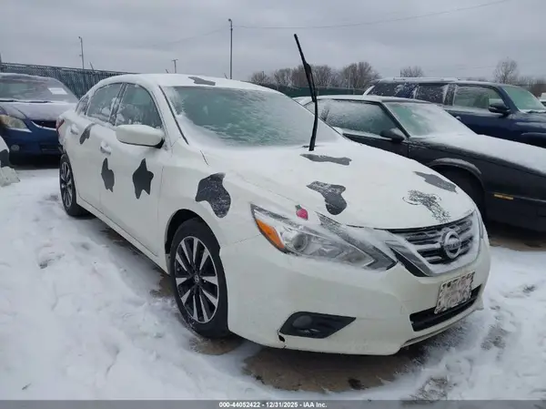 1N4AL3AP5JC262465 2018 NISSAN ALTIMA - Image 1