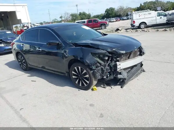 1N4AL3AP5JC265768 2018 NISSAN ALTIMA - Image 1