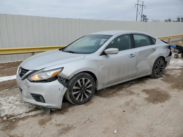 1N4AL3AP5JC268461 2018 NISSAN ALTIMA - Image 1
