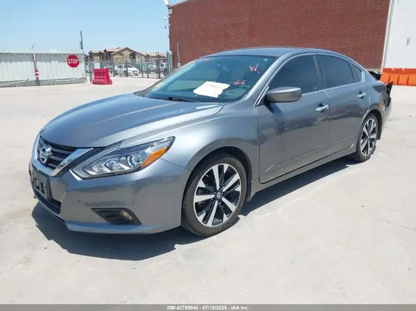 1N4AL3AP5JC278956 2018 NISSAN ALTIMA - Image 2