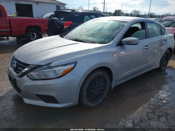 1N4AL3AP5JC279900 2018 NISSAN ALTIMA - Image 2